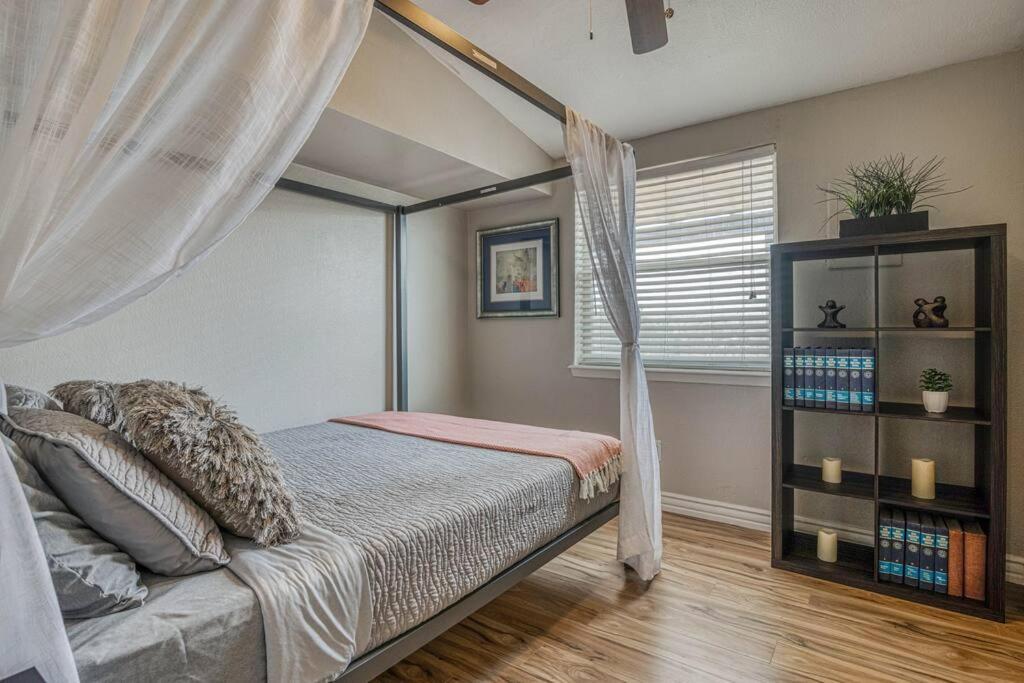 The Hummingbird Sunset Home, West Side Apartment El Paso